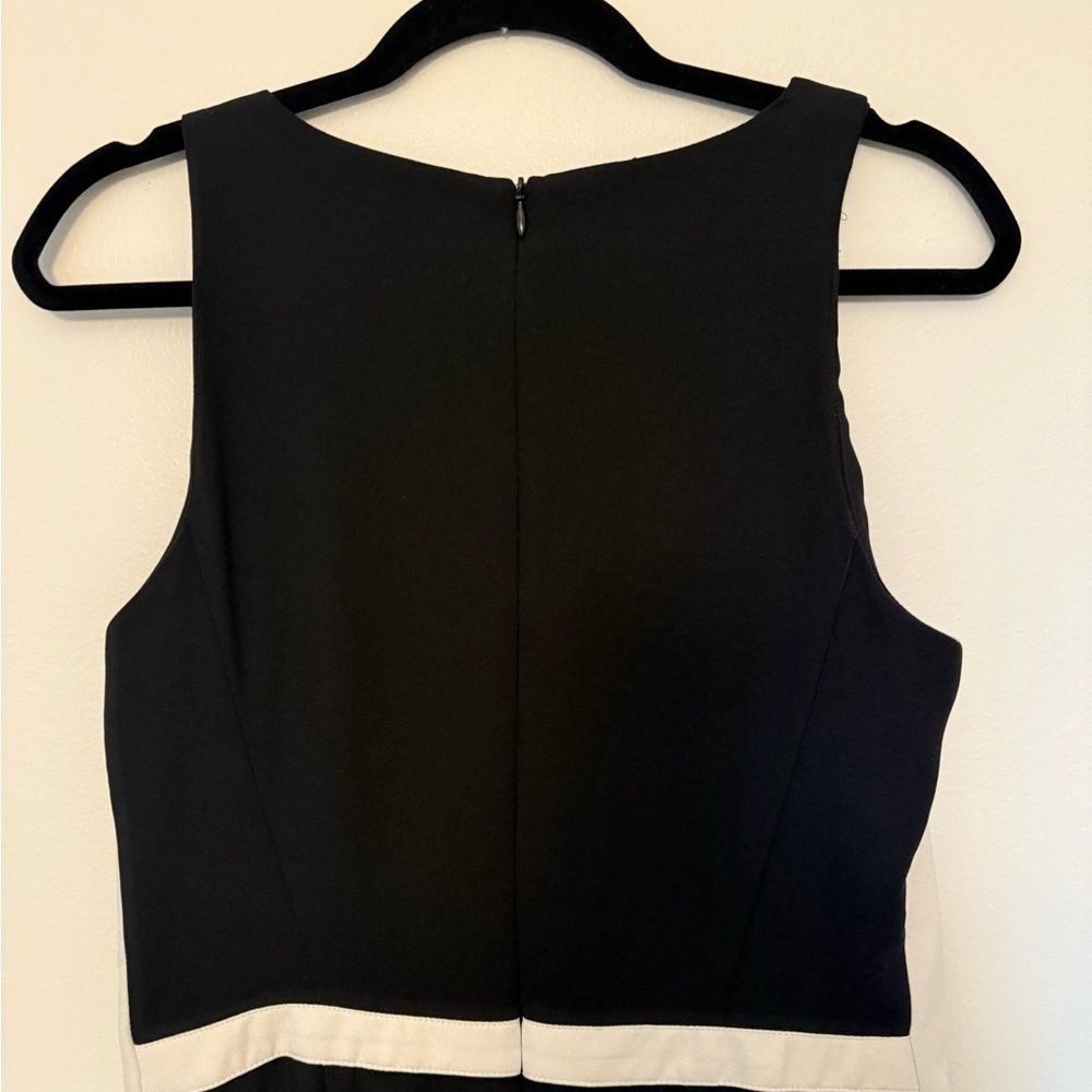 Banana Republic Sporty Jumpsuit with Front Pockets and Side Stripe Women’s 6 - Picture 9 of 10